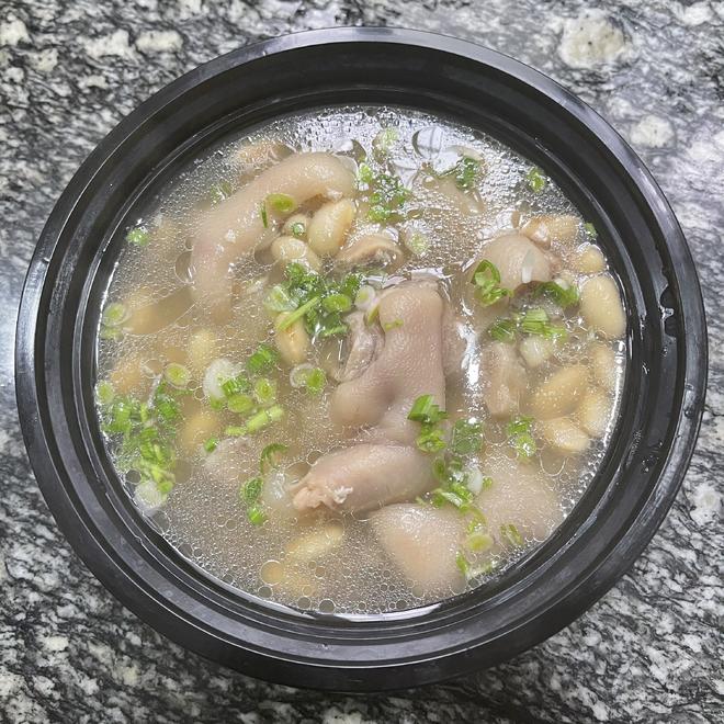 不油不腻不骚的清汤黄豆炖猪蹄猪脚汤