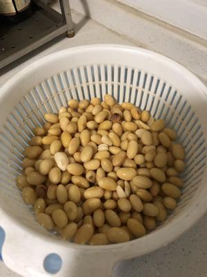 流口水的黄豆炖猪蹄