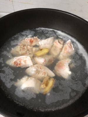 流口水的黄豆炖猪蹄