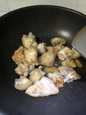 流口水的黄豆炖猪蹄