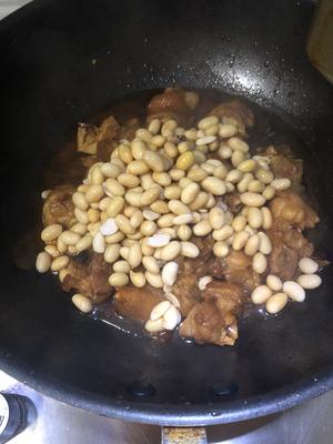流口水的黄豆炖猪蹄
