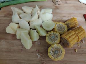 硬菜代表--排骨炖豆角土豆（豆角焖面胚子）
