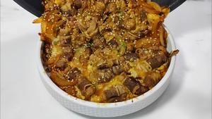 洋葱滑蛋肥牛卷/饭。一个人也要好好吃饭