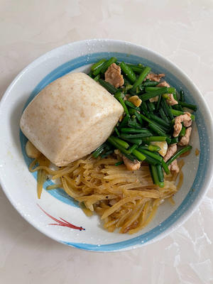 韭菜苔炒里脊肉