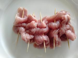 孜然肉串，五香里脊肉～超级解馋的美味小吃，不要去外面的小吃摊买了，自己动手就可以做了！