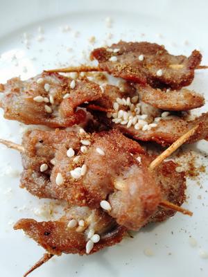 孜然肉串，五香里脊肉～超级解馋的美味小吃，不要去外面的小吃摊买了，自己动手就可以做了！