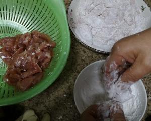 抓炒里脊.一口一口接一口