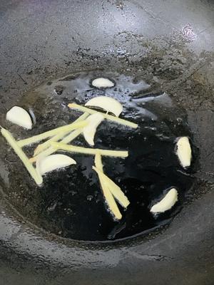 洋葱爆炒猪肝（简单易学，色香味俱全😋）