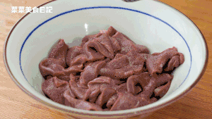 野性十足的湘西名菜【土匪猪肝】，吃它一定要备足米饭！