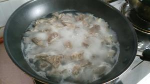 菜干煲猪肺（汤）