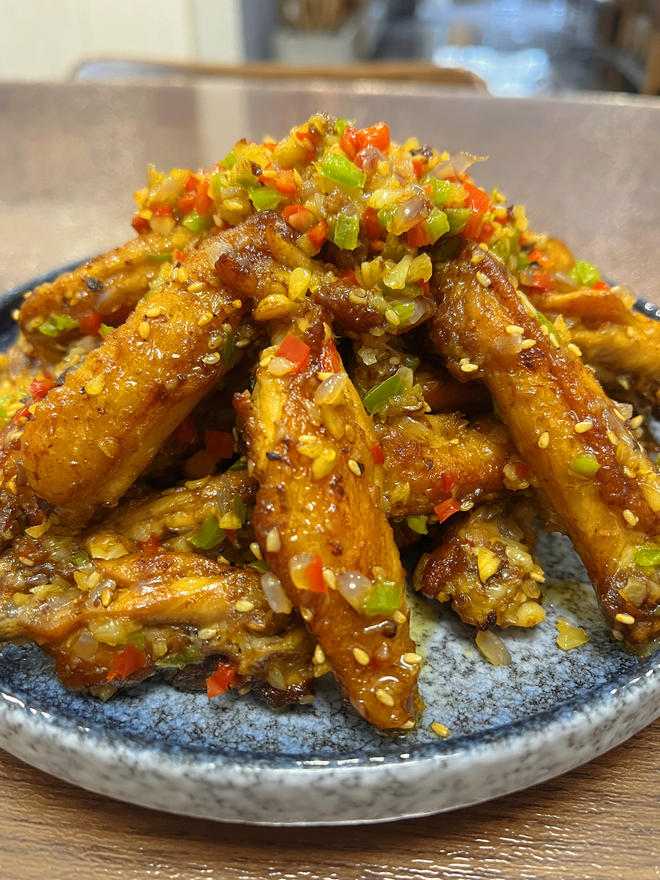 网红菜～好吃到嗦手指的蒜香鸡翅
