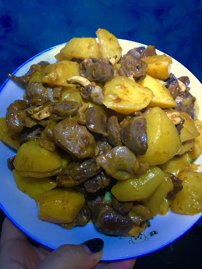 鸡心炖土豆