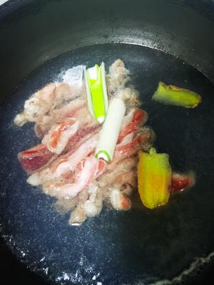金针菇肥牛