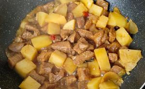土豆炖牛肉（牛里脊边角料版）