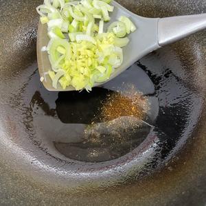 家常小炒牛肉（嫩滑爆赞）