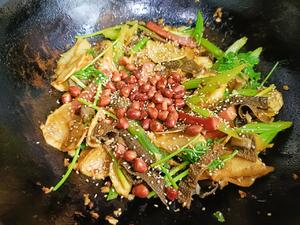 干锅毛肚，孩子能干三碗饭