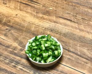 米饭杀手｜芹菜粒炒牛肉末