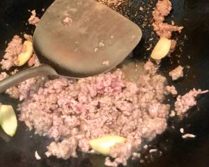 米饭杀手｜芹菜粒炒牛肉末