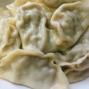 爆汁牛肉芹菜饺子🥟（附牛肉馅不干柴方法）