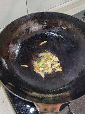 鲜香嫩滑的生炒童子鸡
