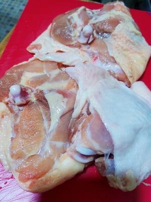 十几年不吃鸡肉的人吃了一盘子的小鸡炖香菇