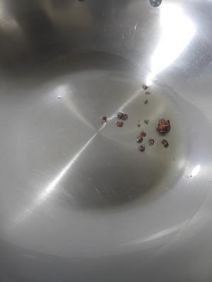 十几年不吃鸡肉的人吃了一盘子的小鸡炖香菇