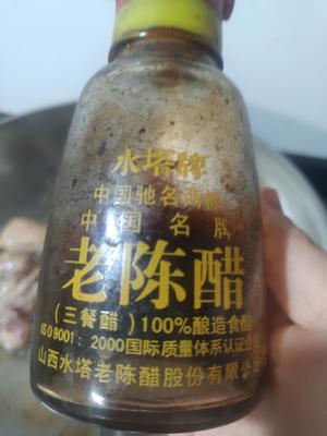 十几年不吃鸡肉的人吃了一盘子的小鸡炖香菇