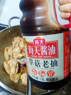 十几年不吃鸡肉的人吃了一盘子的小鸡炖香菇