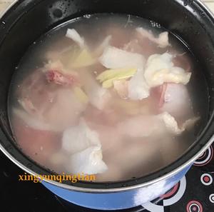 小鸡炖蘑菇(注意一步操作就香气沁人)