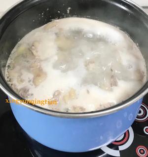 小鸡炖蘑菇(注意一步操作就香气沁人)