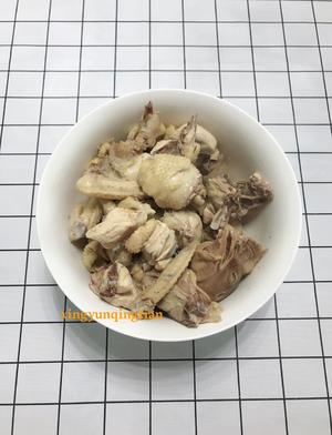 小鸡炖蘑菇(注意一步操作就香气沁人)