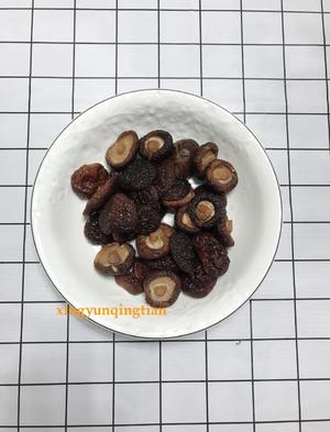 小鸡炖蘑菇(注意一步操作就香气沁人)