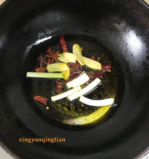 小鸡炖蘑菇(注意一步操作就香气沁人)