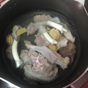 清炖滋补羊排汤
