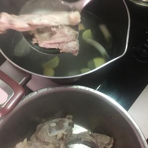 清炖滋补羊排汤