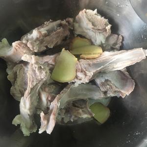 清炖滋补羊排汤