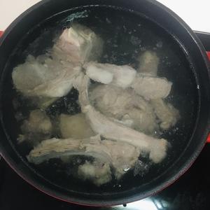 清炖滋补羊排汤
