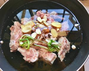 白汤羊蝎子炖萝卜