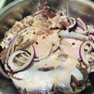 家庭版超嫩多汁的烤羊腿肉