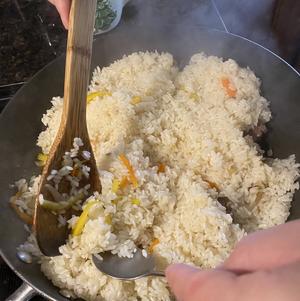 新疆羊排抓饭（出锅后米粒分明的秘密）