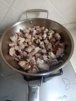 酥而不腻的红烧羊排