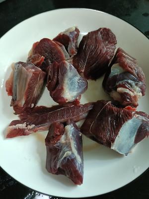 卤味晚餐（卤鸭翅卤鸭爪卤牛肉卤鹅蛋卤菜）