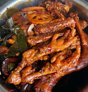家庭版麻辣卤鸭货，卤鸭翅鸭脖，好吃的嗦手指！