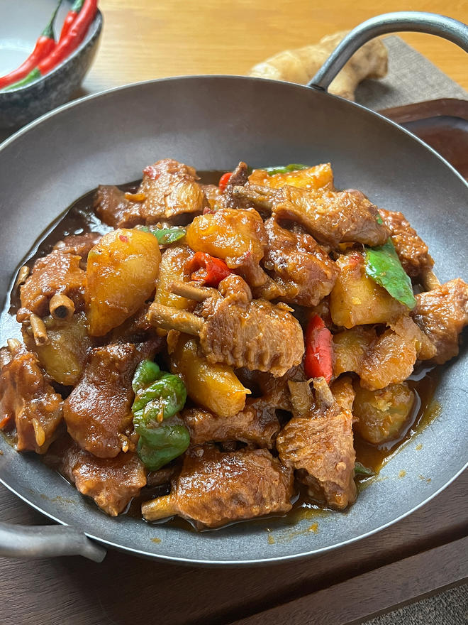 秘制香料做红烧鸭翅土豆