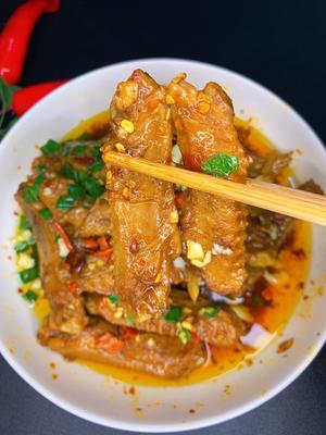 巨巨巨好吃😋香辣鸭翅