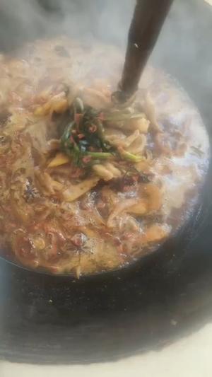 在家自己做的卤鸭爪，鸭翅膀，鸭胗，非常好吃，非常美味