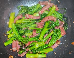 火腿炒西兰花