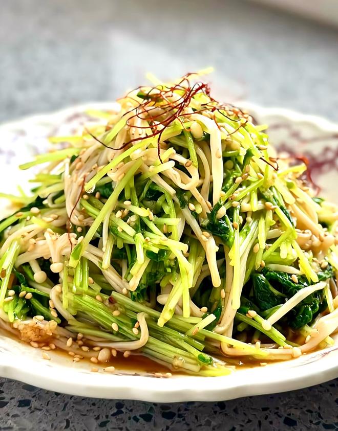 豌豆苗拌金针菇
