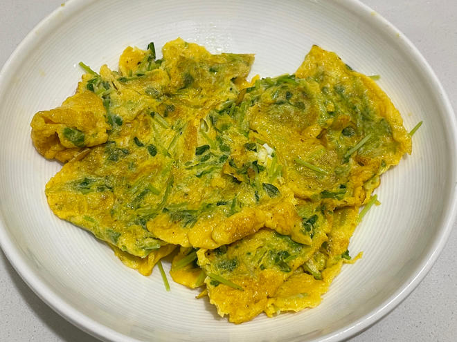 豌豆苗摊鸡蛋