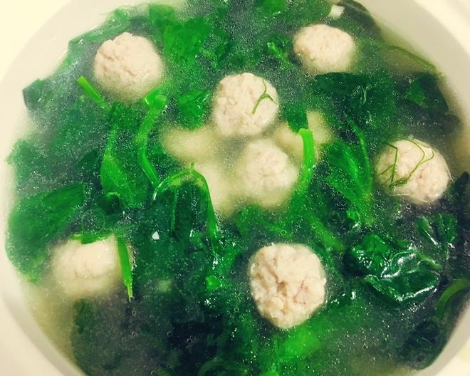 豌豆苗肉丸汤